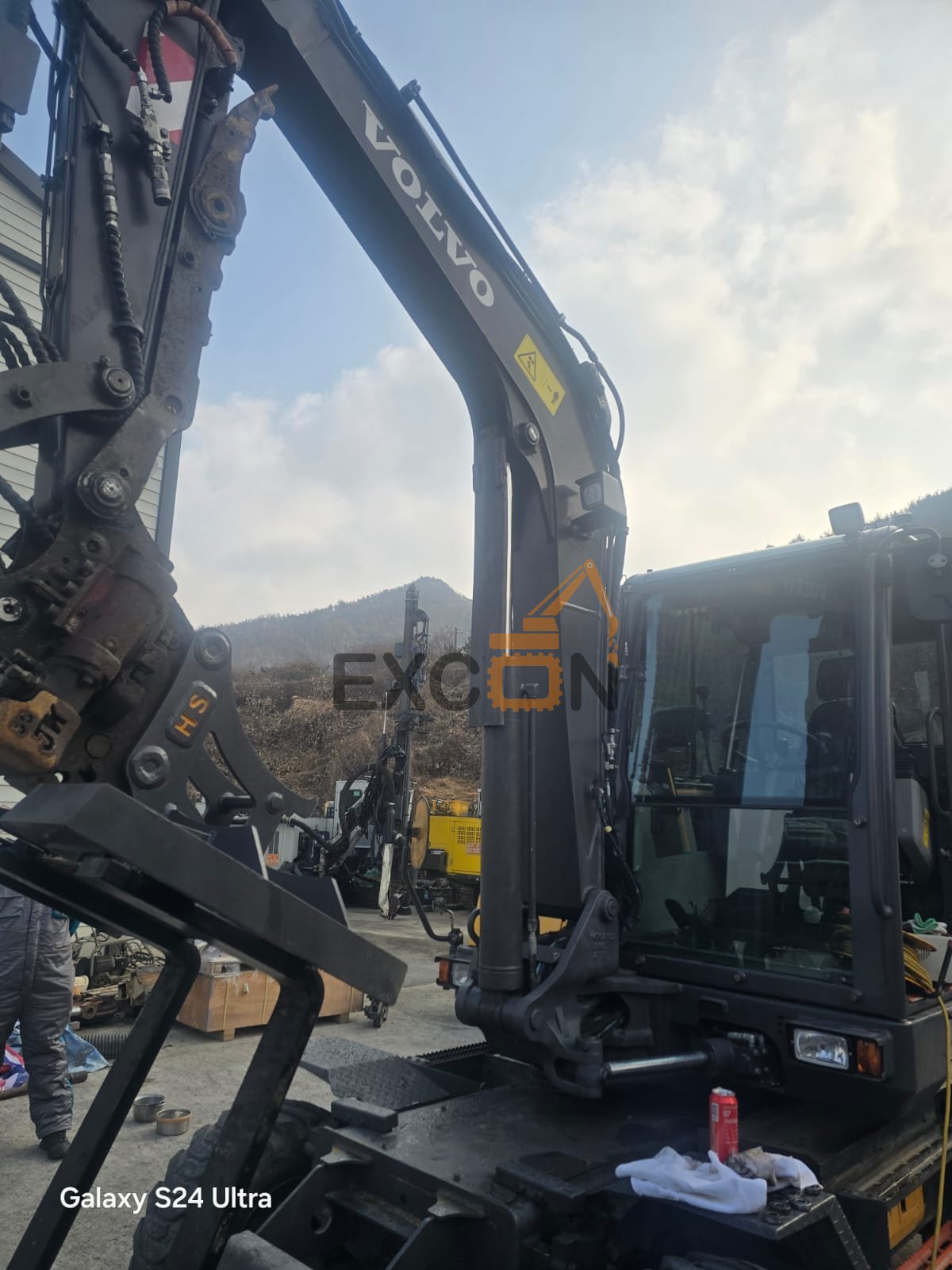 2022 VOLVO EW60EPRO