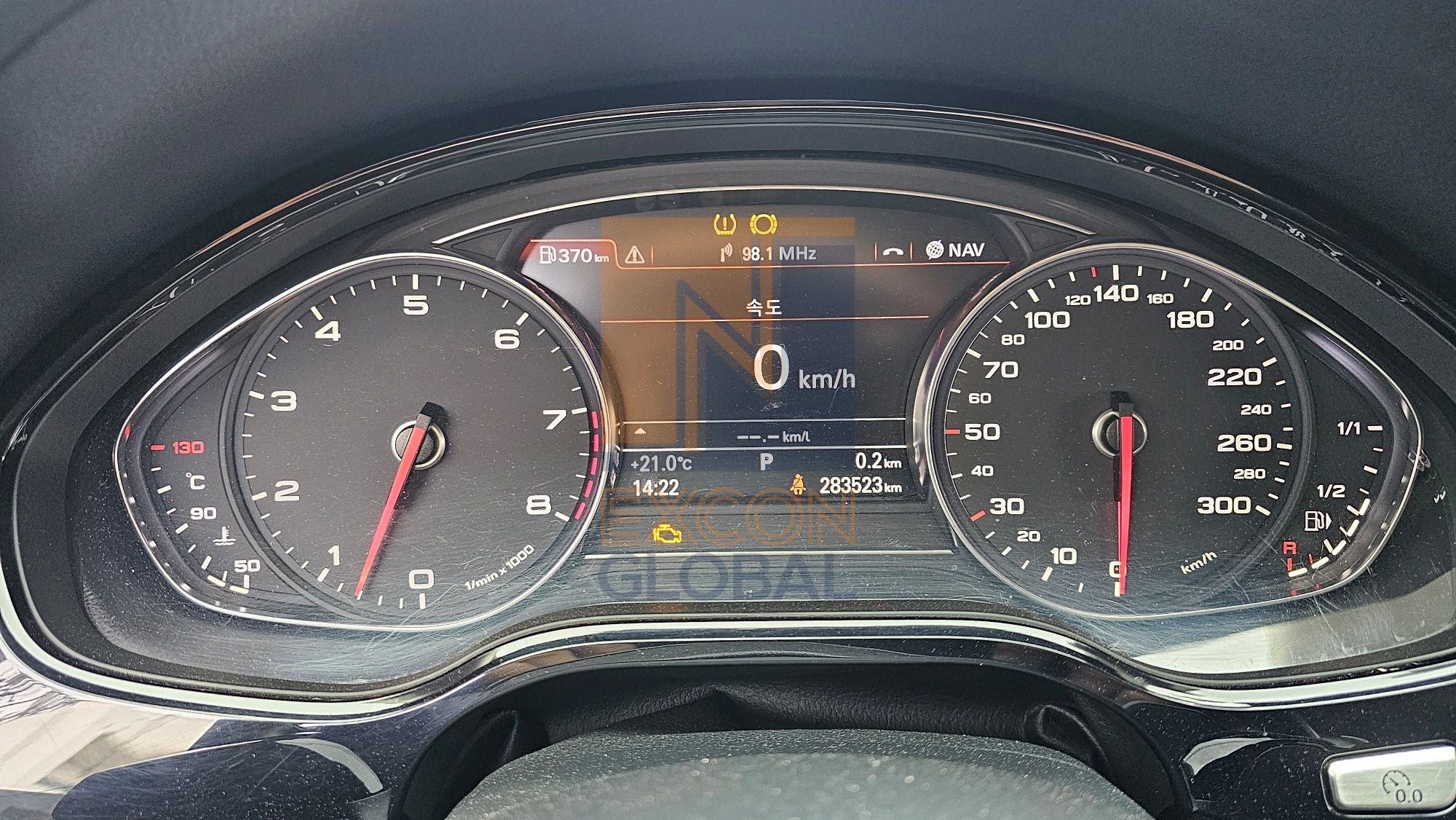 2011 AUDI AG A8