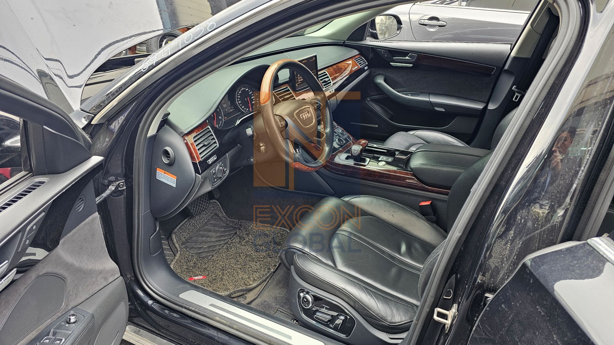 2011 AUDI AG A8