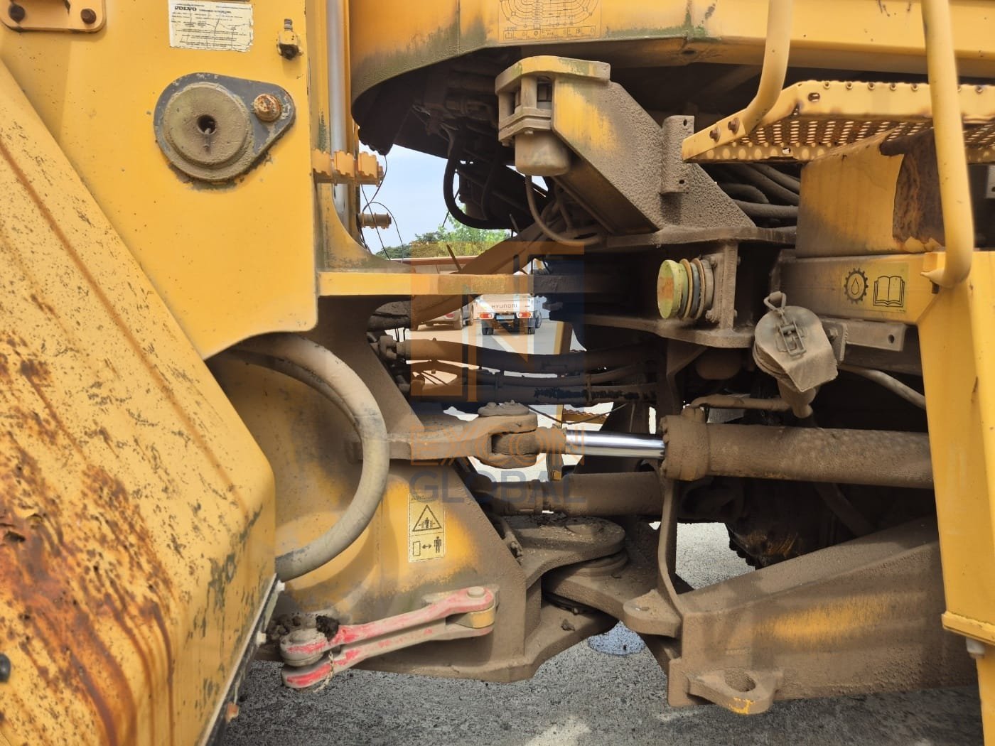 2005 VOLVO L220E