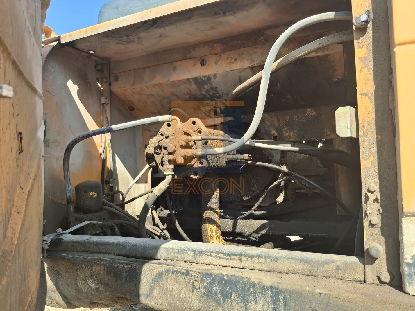 2010 HYUNDAI R300