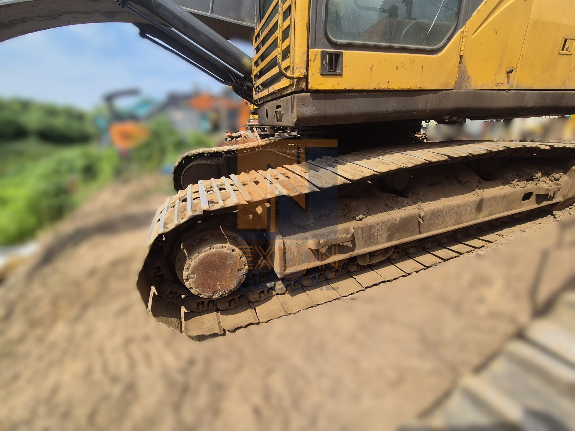 2004 VOLVO 290B