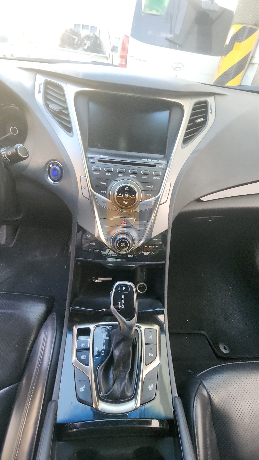 2011 HYUNDAI GRANDEUR