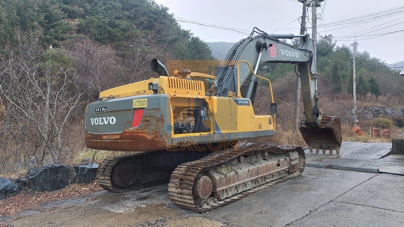 2012 VOLVO EC300D