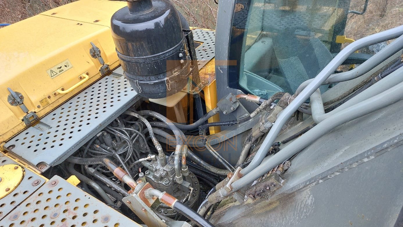 2012 VOLVO EC300D