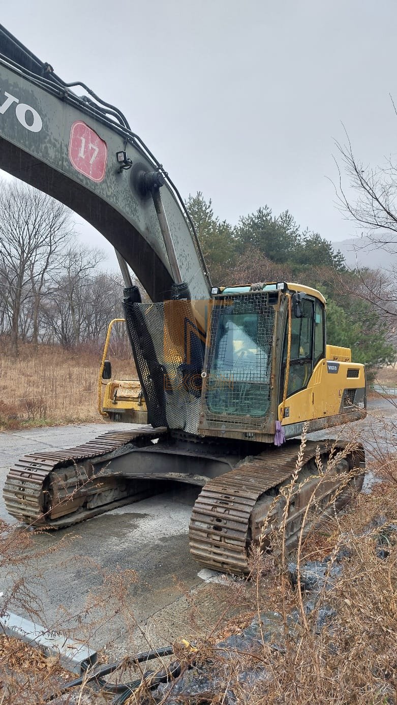 2012 VOLVO EC300D