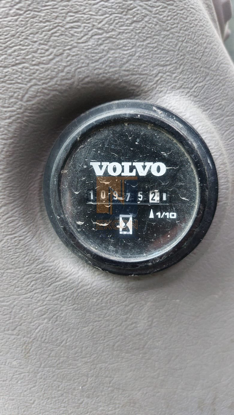 2012 VOLVO EC300D
