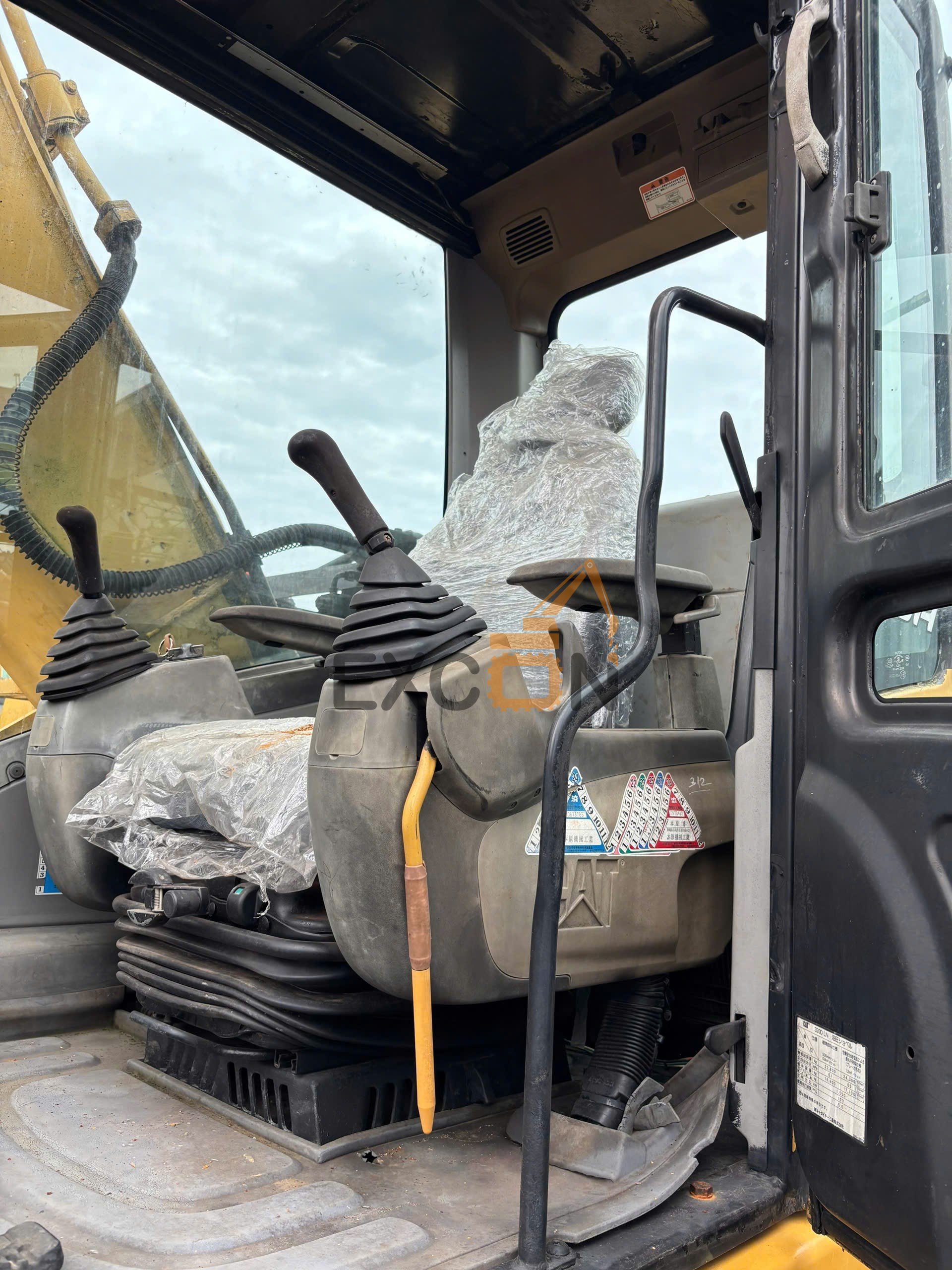CATERPILLAR 320D