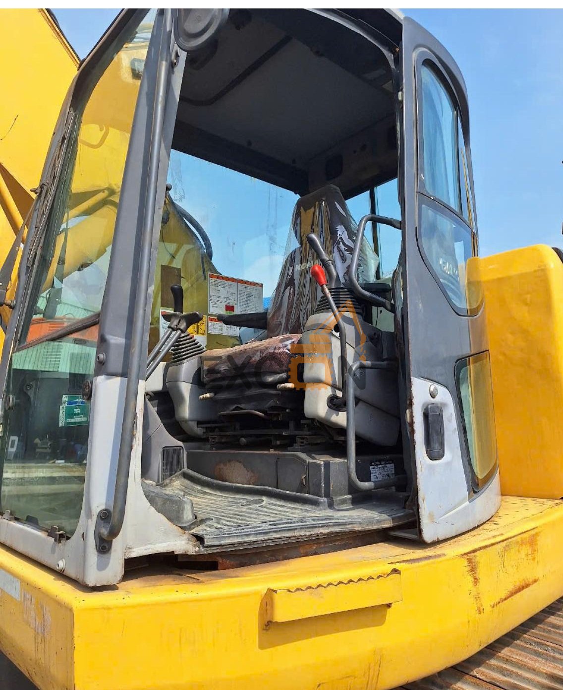 KOMATSU PC228US-3
